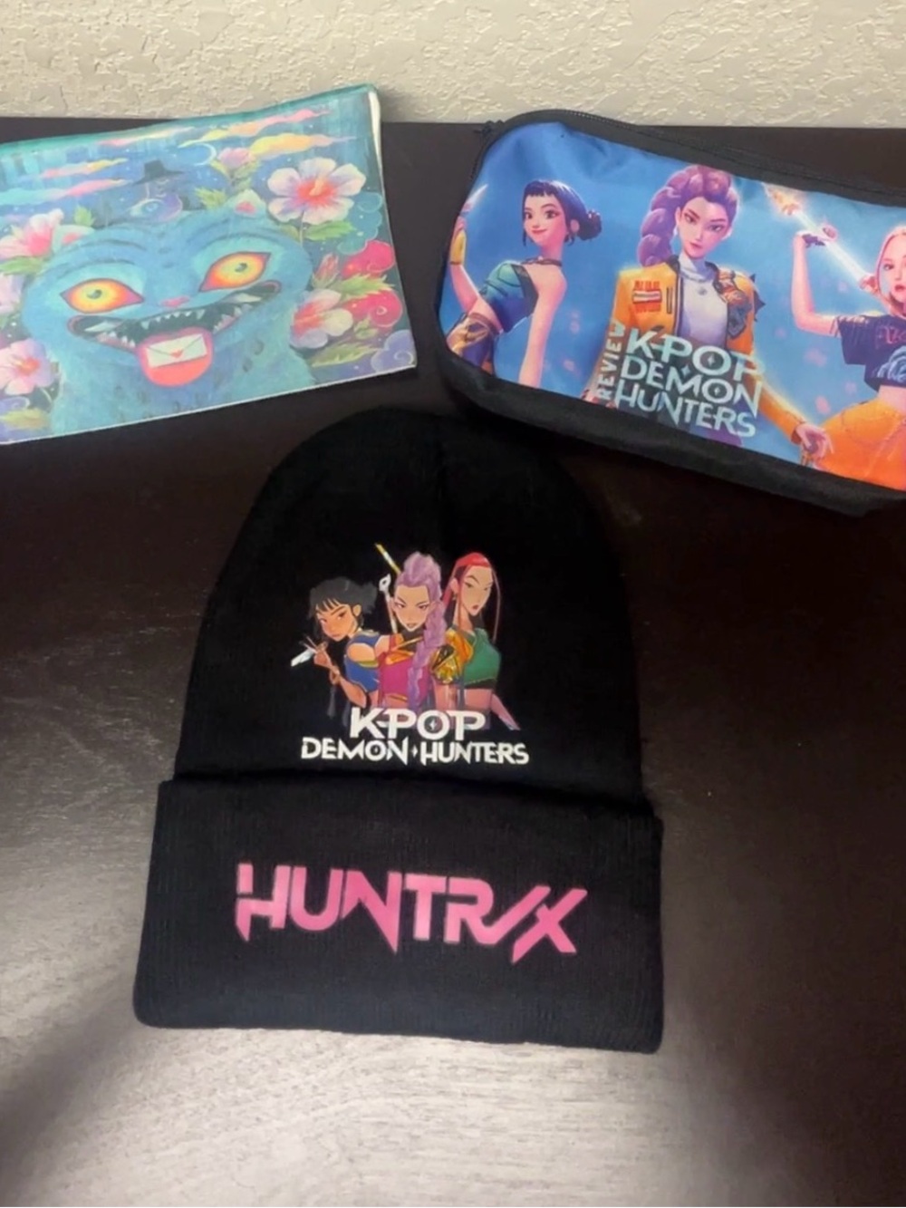 NWOT Kids Black Beanie Hat with Pink HUNTRX Logo & 2 accessory bags - Picture 7 of 7